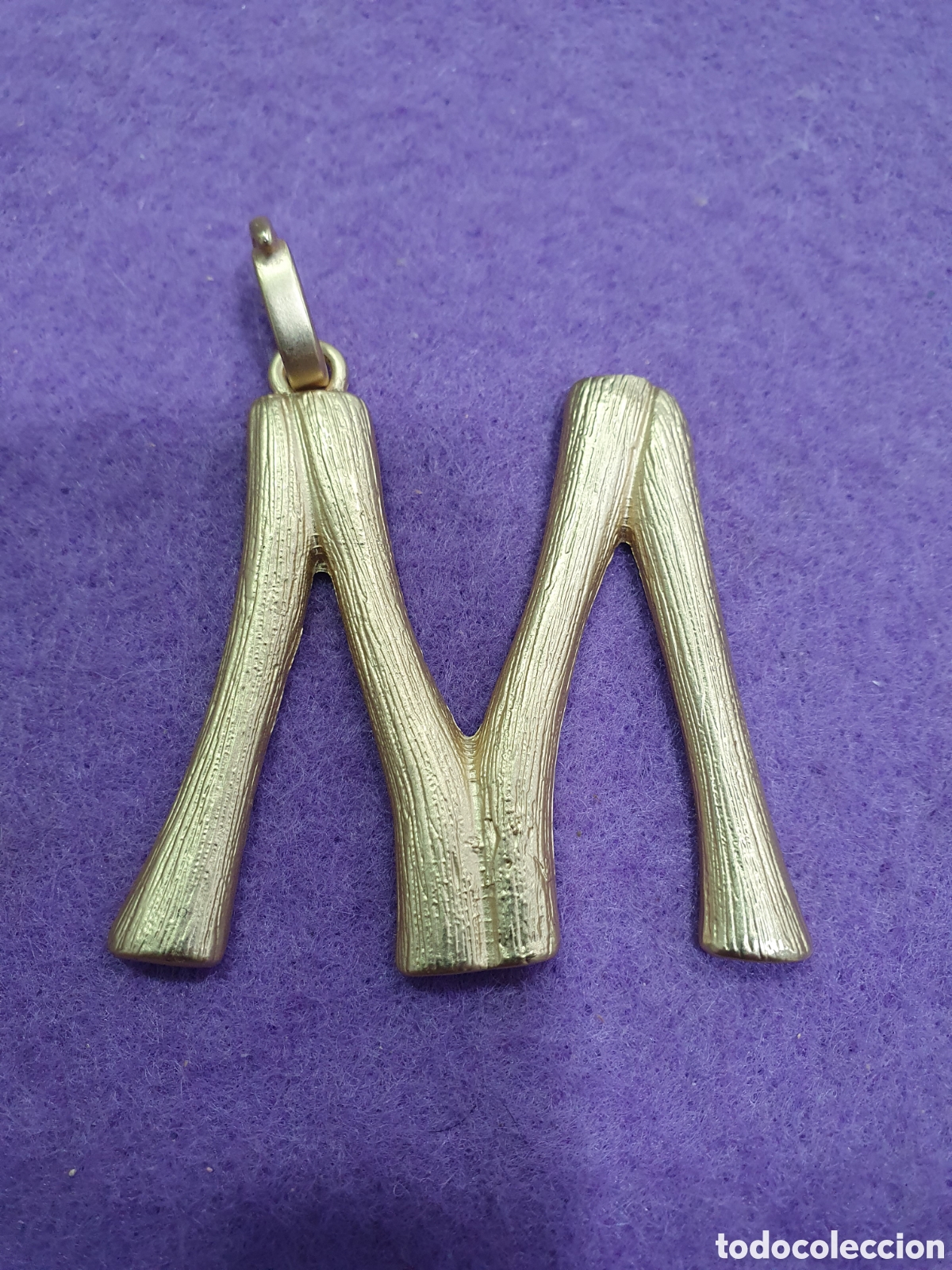 Joyeria: Colgante de metal letra M. (L68) - Foto 1