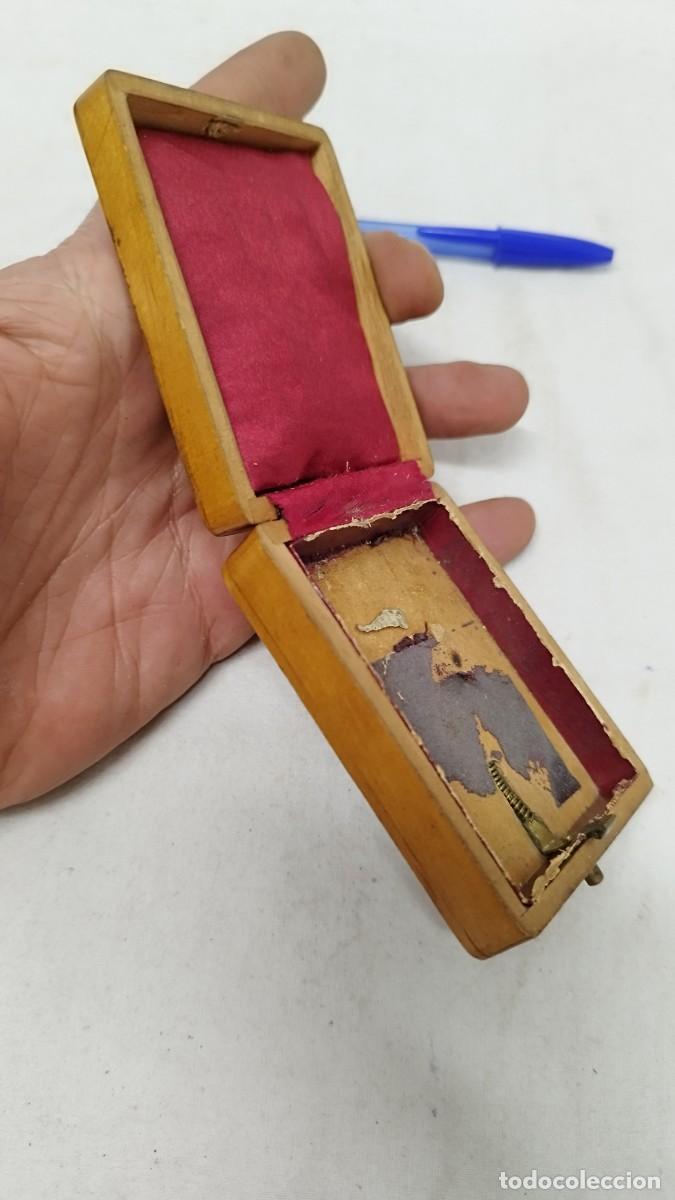 Joyeria: Antigua caja de joyer&iacute;a de madera,a restaurar - Foto 3