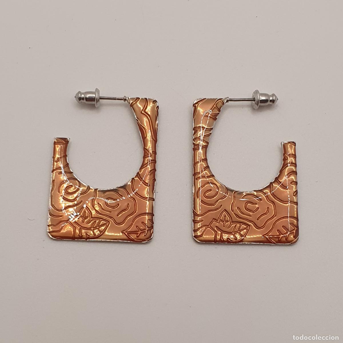 Joyeria: Originales pendientes de dise&ntilde;o rectangular con acabados en plata y esmalte &aacute;mbar. - Foto 1