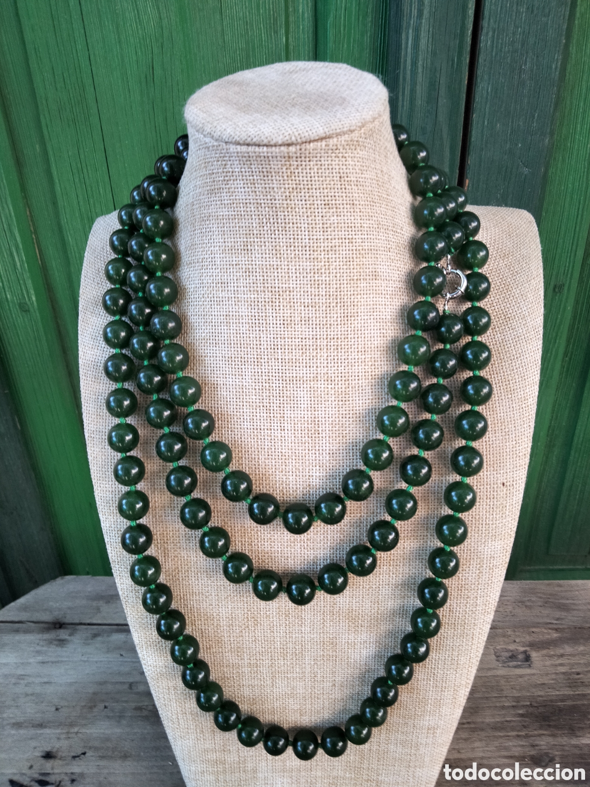 Joaillerie: ATRACTIVO COLLAR EXTRA LARGO DE JADE VERDE OSCURO 162 CM