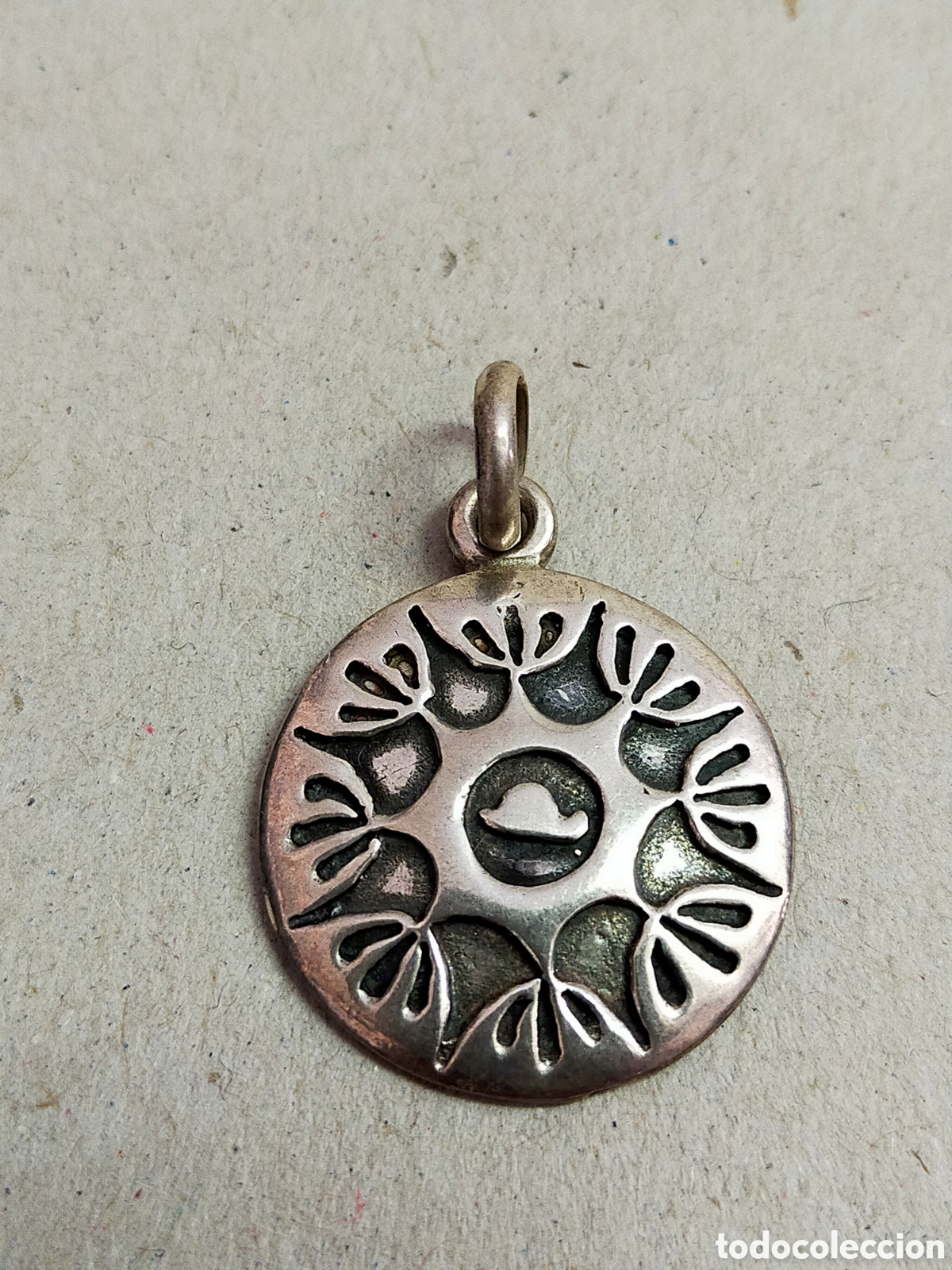 Joyeria: COLGANTE DE PLATA. 2,1 CM DE DIAMETRO. - Foto 1