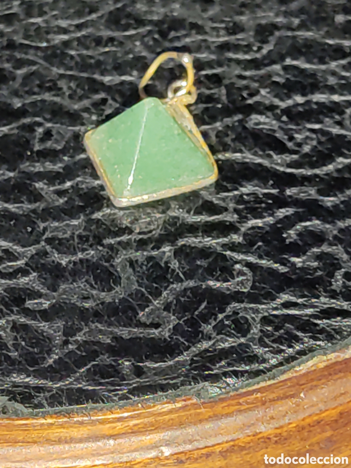 Joyeria: Colgante pir&aacute;mide egipcia de jade. - Foto 3