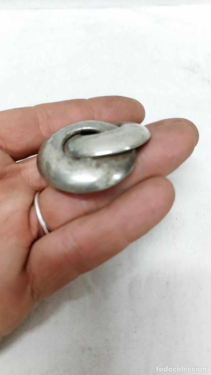 Joyeria: Antiguo pendiente de gran tama&ntilde;o - Foto 2
