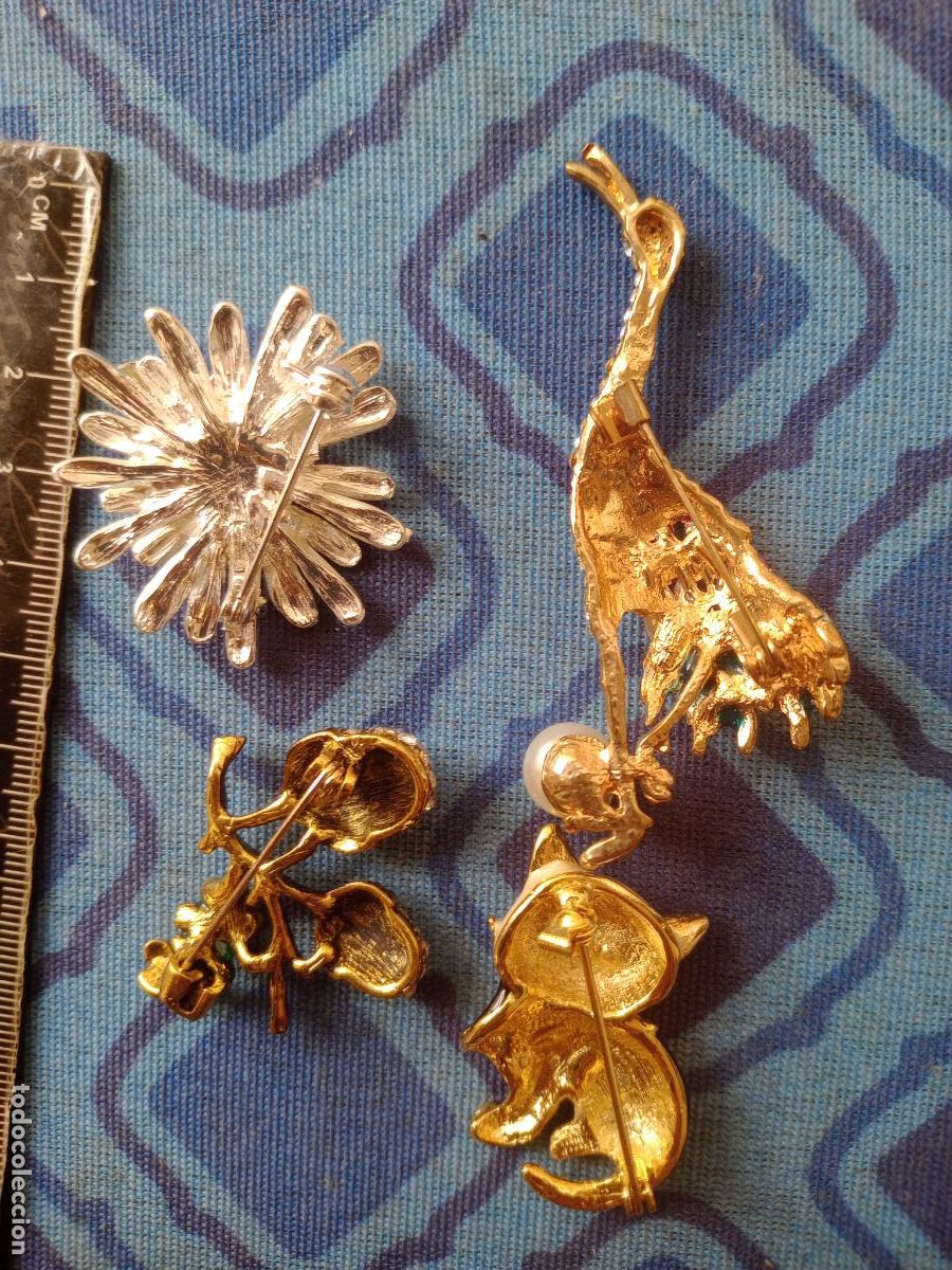 Joyeria: Bisuter&iacute;a. Lote de 4 broches - Foto 2