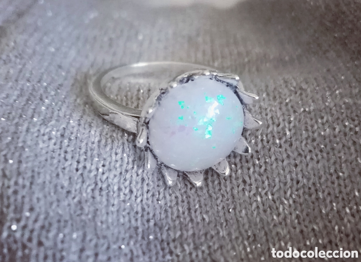 Joyeria: Original anillo color plata vieja con &oacute;palo de fuego blanco circular 17,5mm di&aacute;m x 1,5cm de esfera..