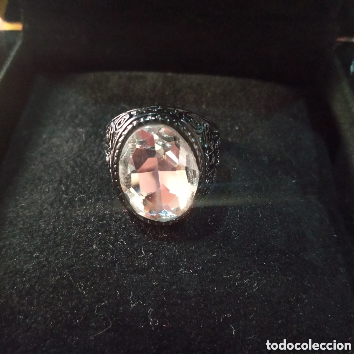 Joyeria: BONITO ANILLO CON PIEDRA TIPO CUARZO CRISTAL DE ROCA