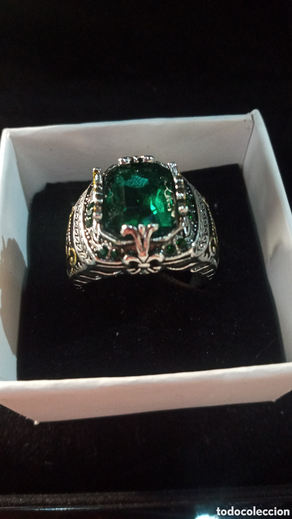 Joyeria: BONITO ANILLO CON SIMIL ESMERALDA - Foto 1