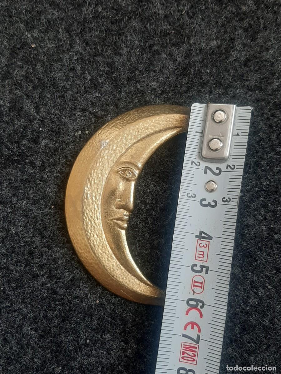 Joyeria: Antiguo broche laton luna - Foto 2
