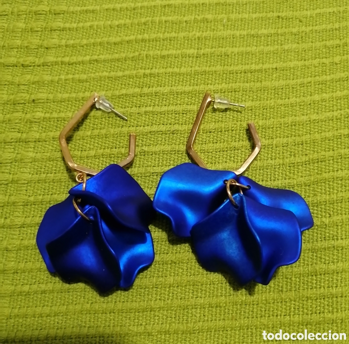 Joyeria: Pendientes con p&eacute;talos de varios colores - Foto 2