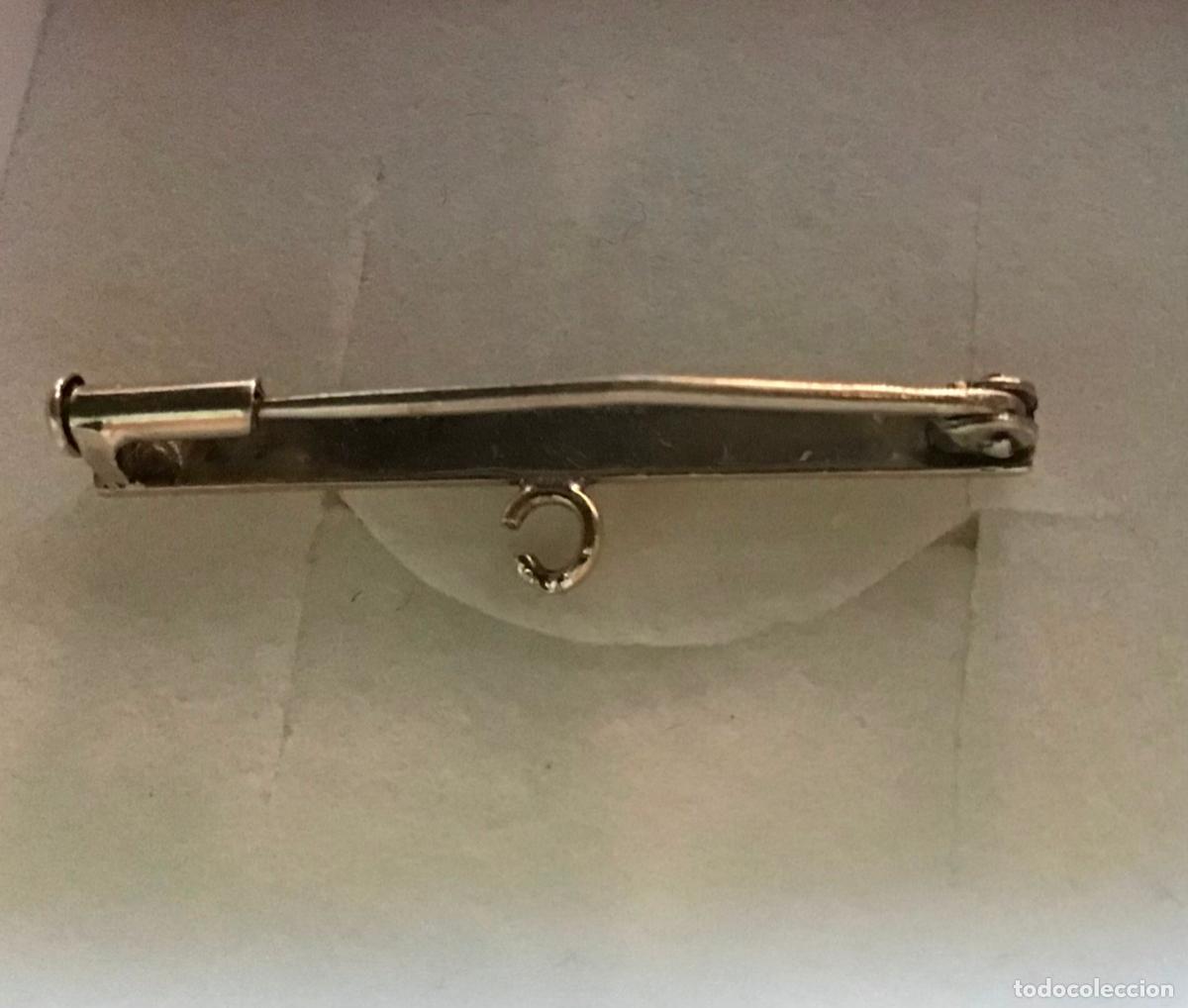 Joyeria: BROCHE PARA MEDALLA EN PLATA Y ORO - Foto 2