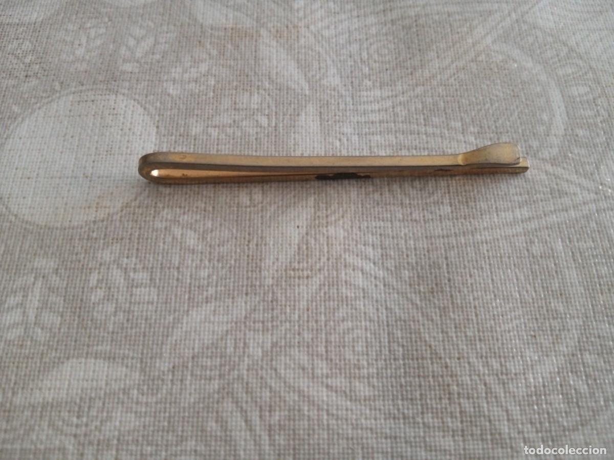 Joyeria: Pisacorbatas dorado de metal - Foto 1