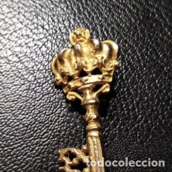 Joyeria: Broche en forma de llave con corona - Foto 1