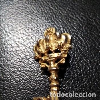 Joyeria: Broche en forma de llave con corona - Foto 2