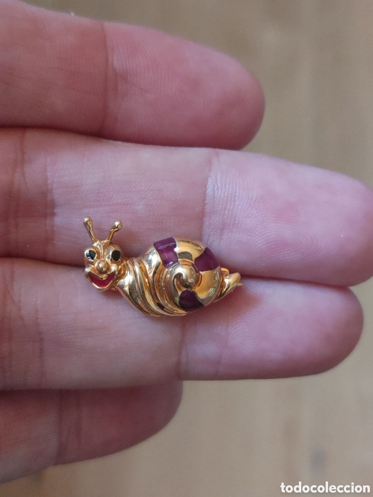 Joyeria: Brochecito en oro y esmaltes. - Foto 1
