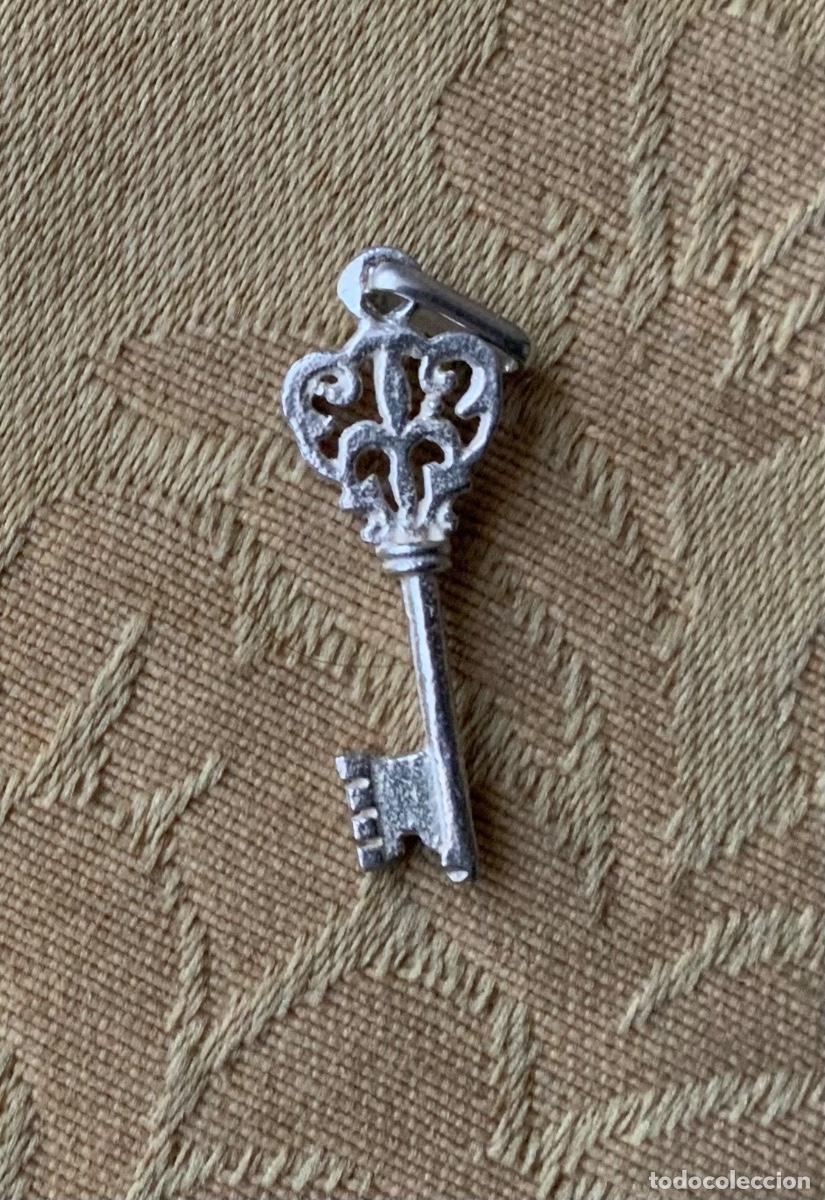 Joyeria: COLGANTE LLAVE MINIATURA DE PLATA - Foto 1