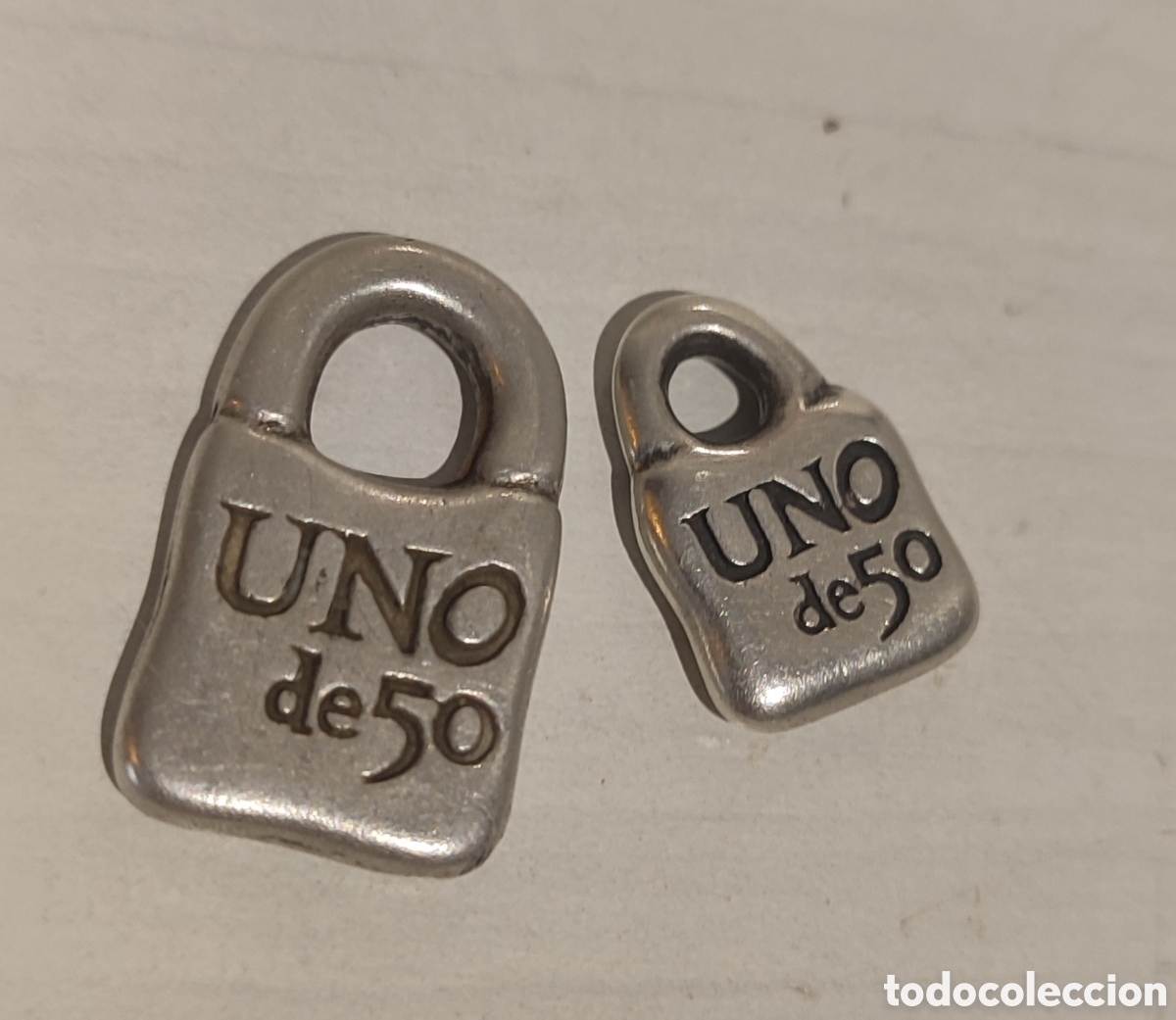 Joyeria: Dos Charms candado de Uno de 50. - Foto 2