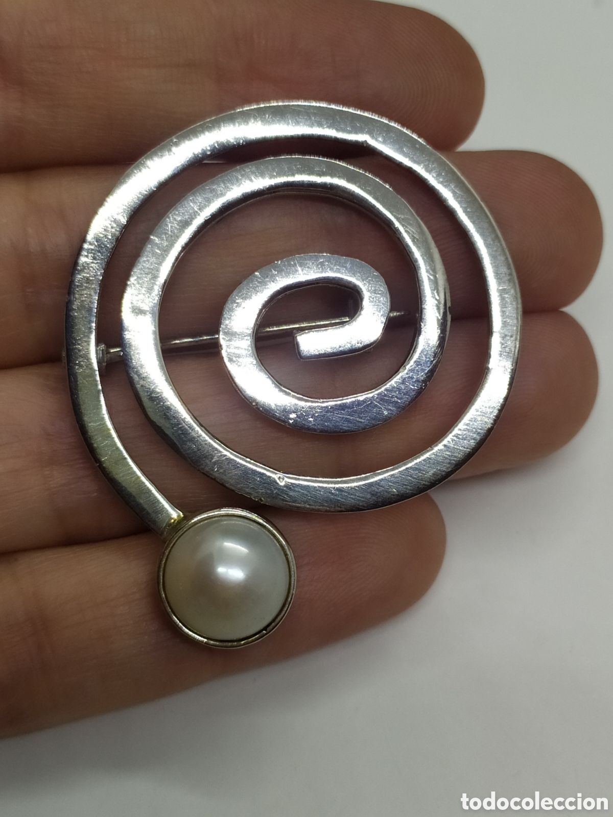 Joyeria: Briche de plata espiral con perla - Foto 2