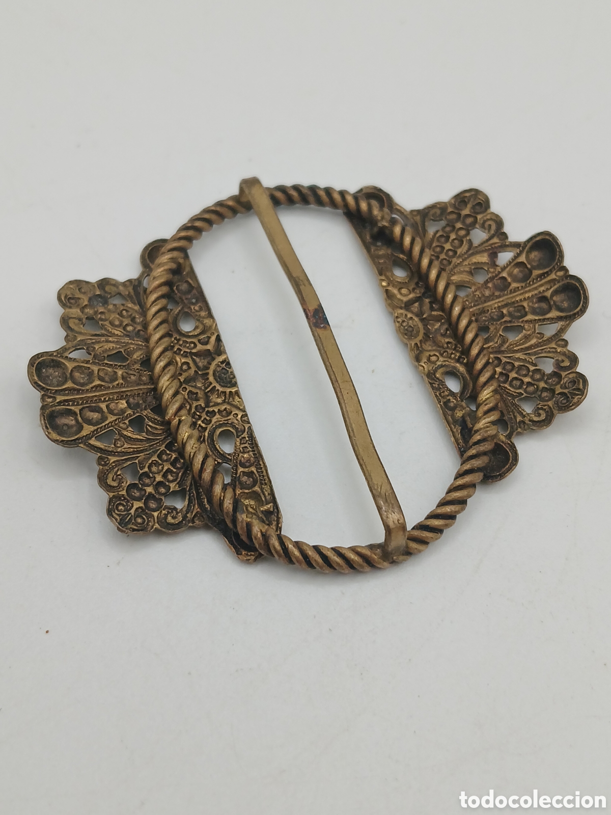 Joyeria: Antigua hebilla lat&oacute;n repujado - Foto 3