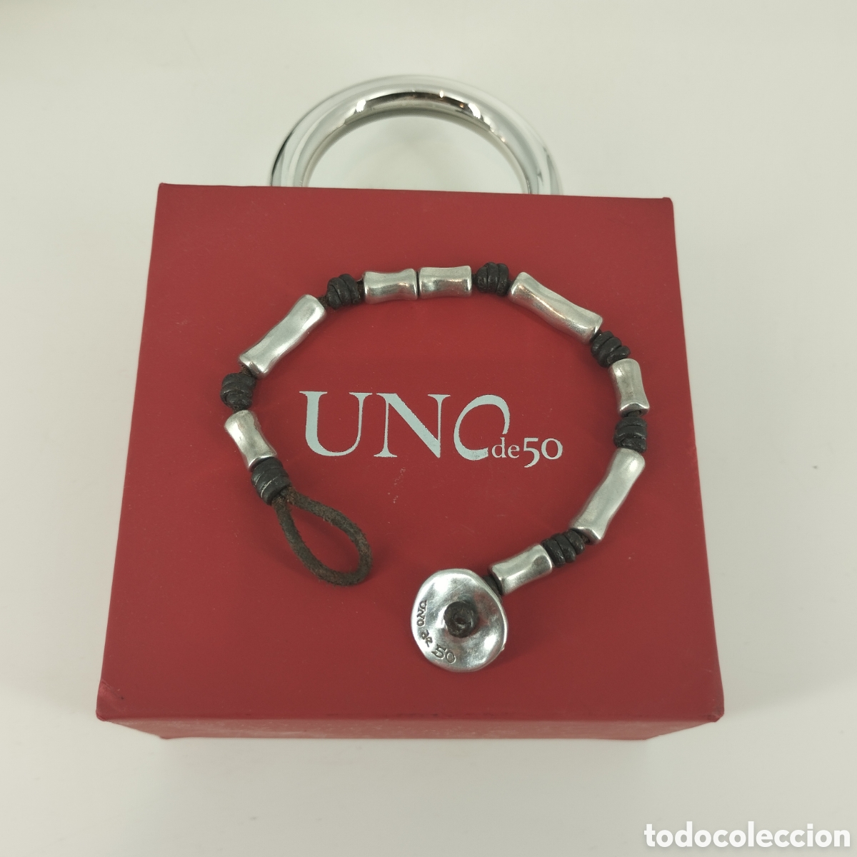 Joyeria: Pulsera plateada y cuero de la marca Uno de 50. - Foto 1