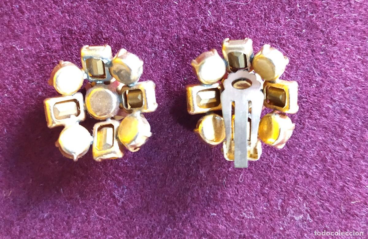 Joyeria: PENDIENTES DE BISUTER&Iacute;A FORMA DE FLOR, CON FALTA - Foto 2