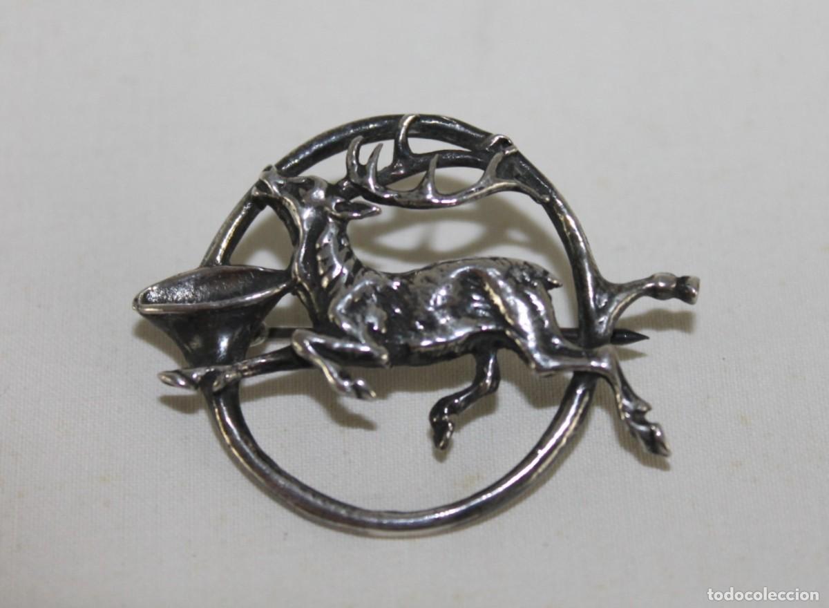 Joyeria: Antiguo broche en plata de ley con forma de ciervo - Foto 1