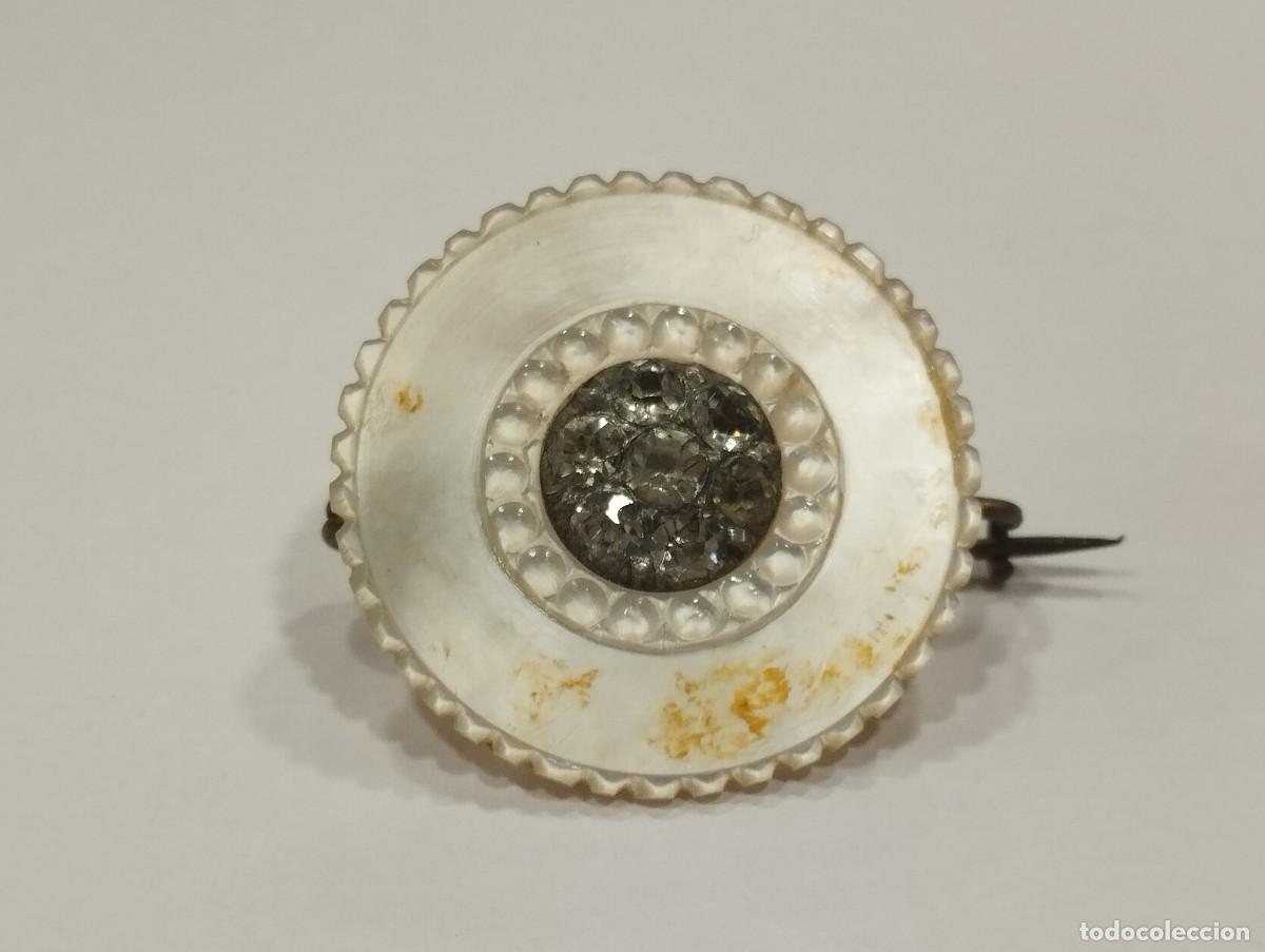 Joyeria: BROCHE OVAL DE N&Aacute;CAR Y PIEDRAS STRASS - Foto 1