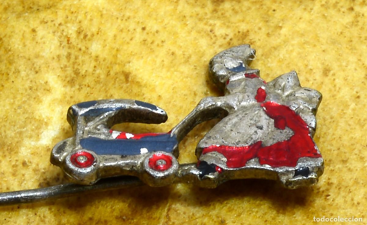 Joyeria: ANTIGUO Y CURIOSO ALFILER MUJER CON COCHE DE BEB&Eacute; - Foto 1
