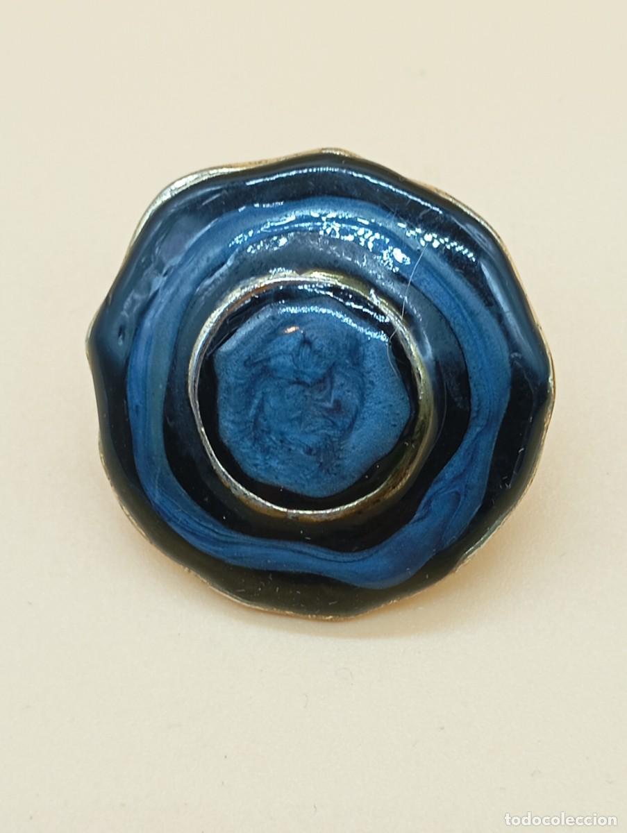 Joyeria: ANTIGUO BROCHE DE METAL ESMALTADO - Foto 1
