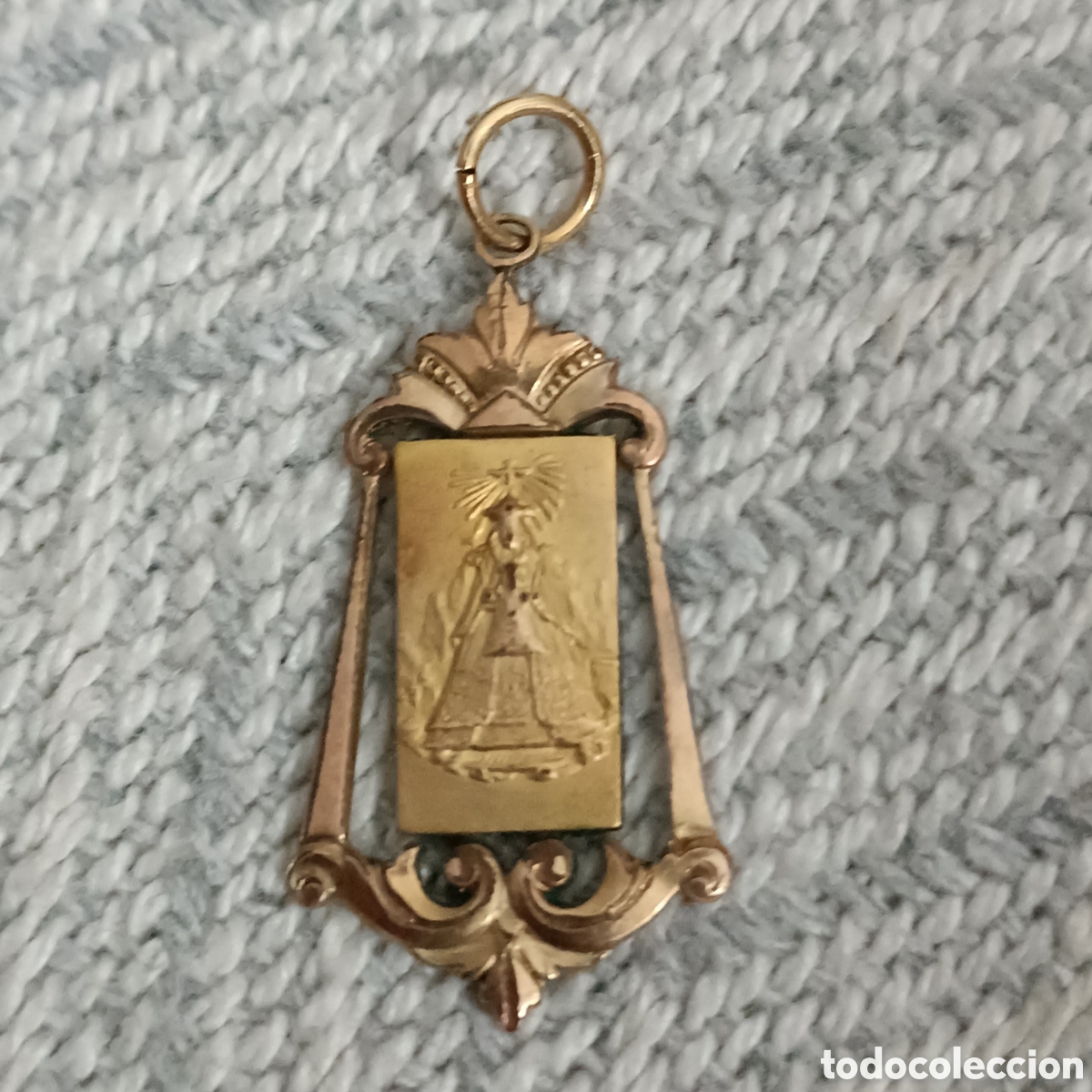 Joyeria: Medalla virgen dorada - Foto 1