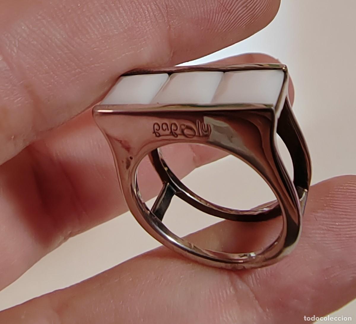 Joyeria: Anillo de Marca Plata de Ley y &Aacute;gatas blancas - Foto 1