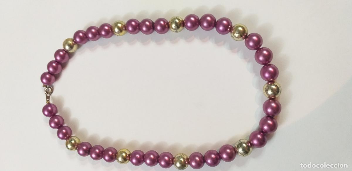 Joyeria: Collar. Bolas moradas y plateadas. - Foto 2