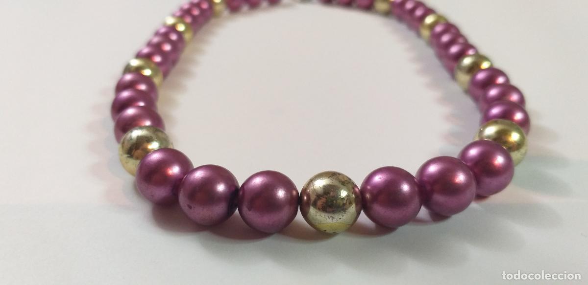 Joyeria: Collar. Bolas moradas y plateadas. - Foto 3