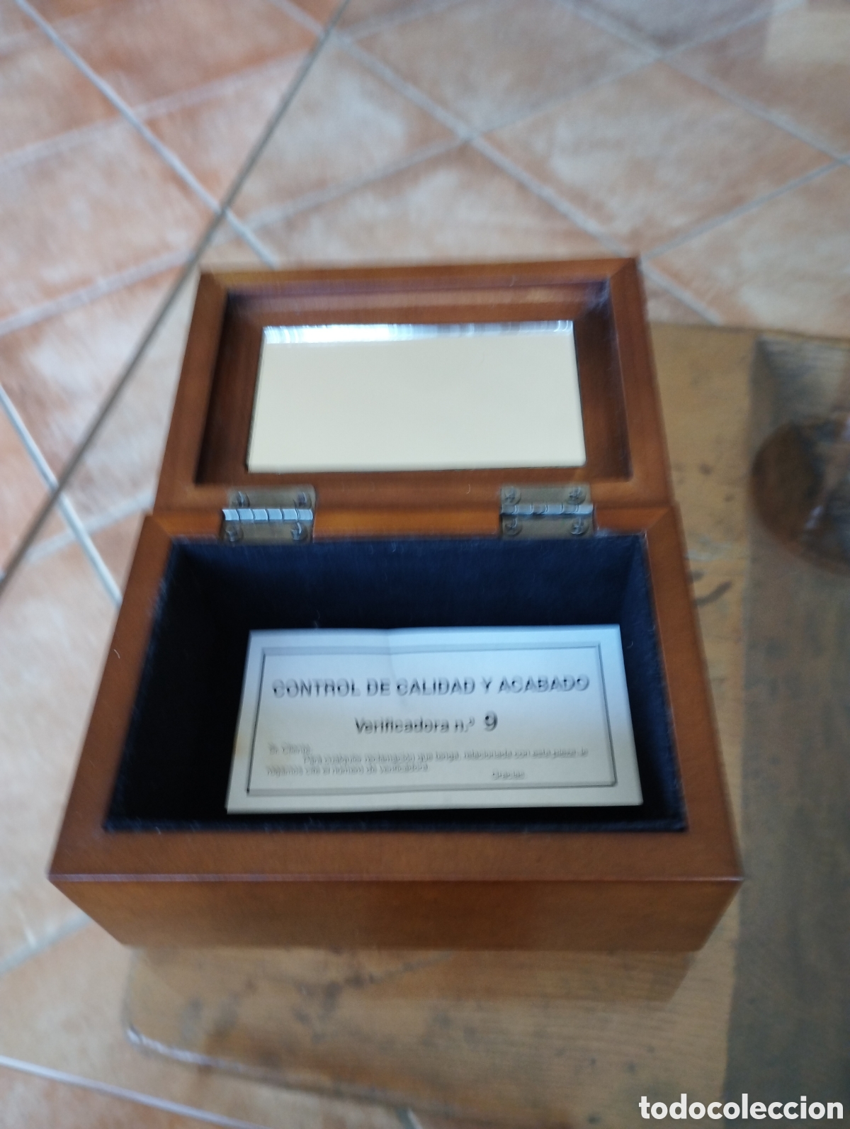 Joyeria: Joyero de madera con adorno de plata - Foto 2