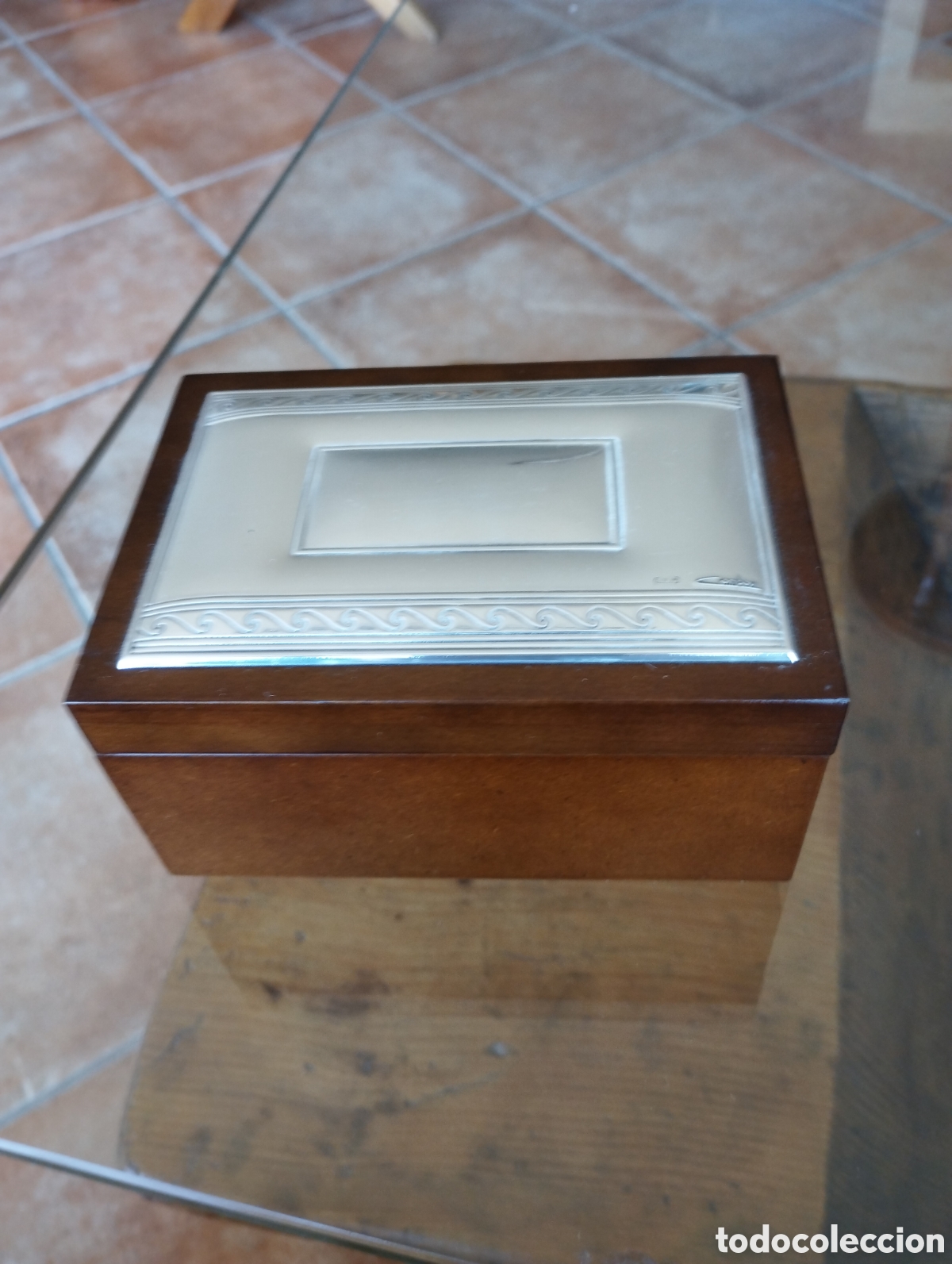 Joyeria: Joyero de madera con adorno de plata - Foto 1