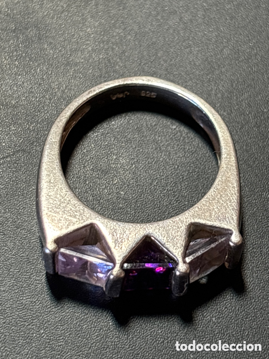 Joyeria: Anillo de plata de ley. Con piedras blancas y morada. - Foto 4