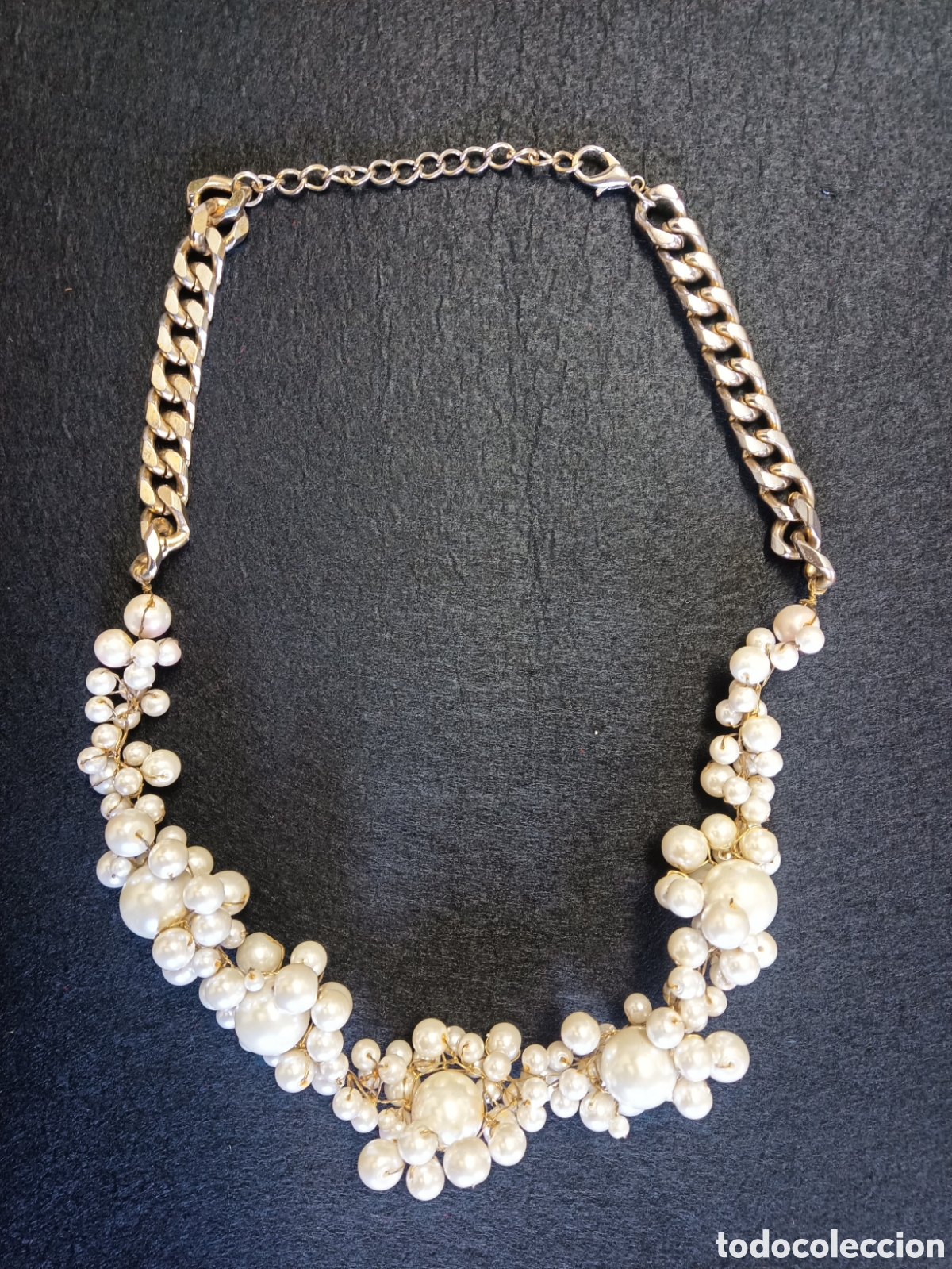 Joyeria: Collar de perlas imitaci&oacute;n con cadena de metal - Foto 1