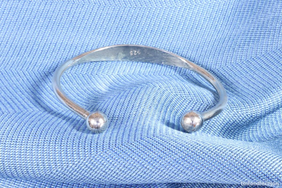 Joyeria: Pulsera de plata. Abierta con bolas. Silver bracelet. Open with beads. - Foto 2