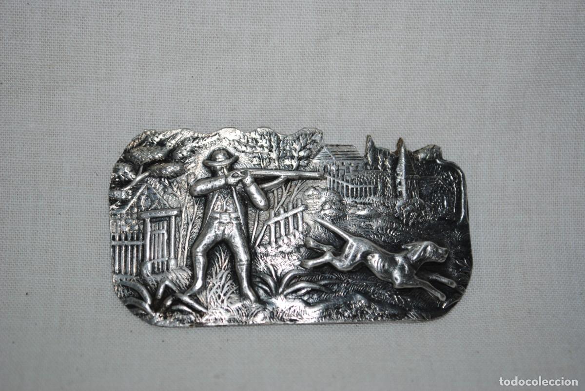 Joyeria: BROCHE CON MOTIVOS DE CAZERIAS - Foto 3