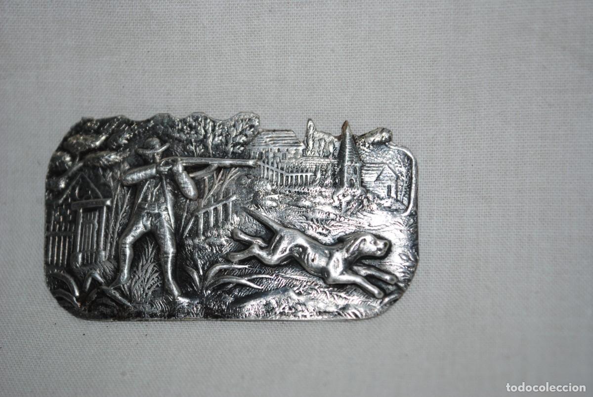 Joyeria: BROCHE CON MOTIVOS DE CAZERIAS - Foto 4