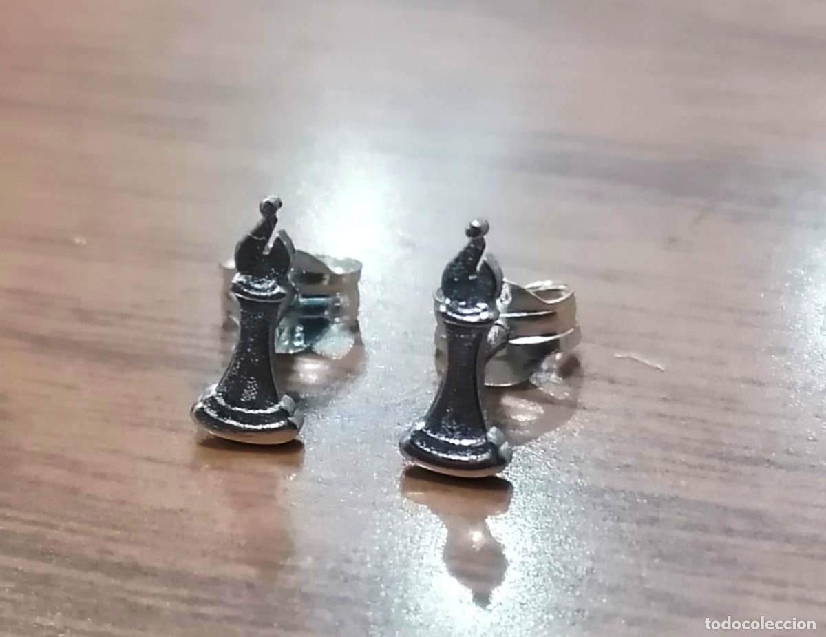 Joyeria: pendientes alfil ajedrez en plata de ley - Foto 1