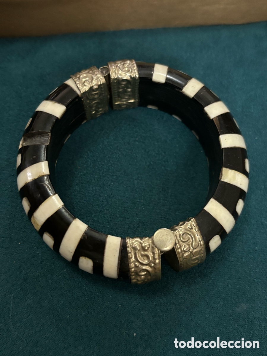 Joyeria: Pulsera r&iacute;gida blanca y negra - Foto 1