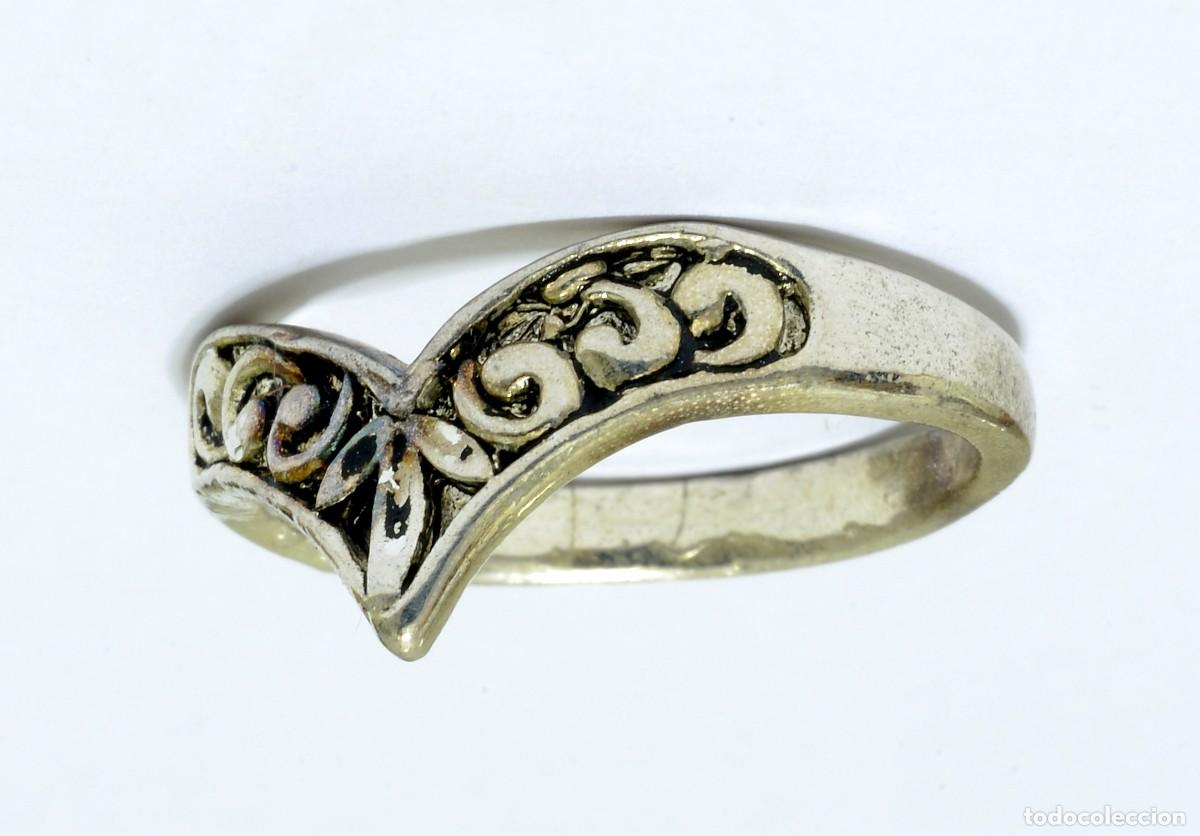 Joyeria: ANILLO DE PLATA ANTIGUA, V DECORADA - Foto 1