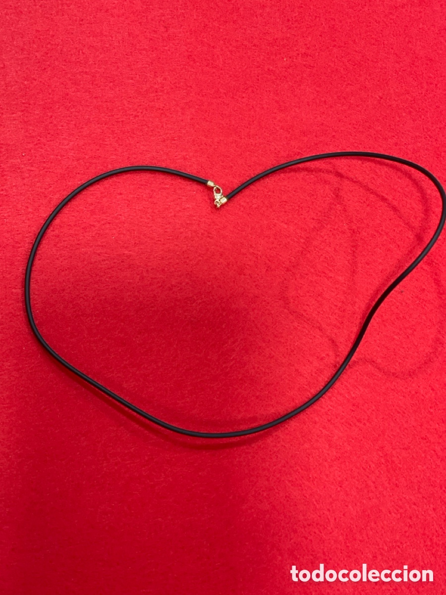 Joyeria: Cord&oacute;n de caucho negro con cierre de oro. - Foto 1