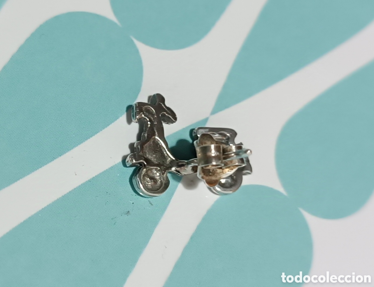 Joyeria: PENDIENTE en forma de MOTO VESPA con cierre, de plata. - Foto 2