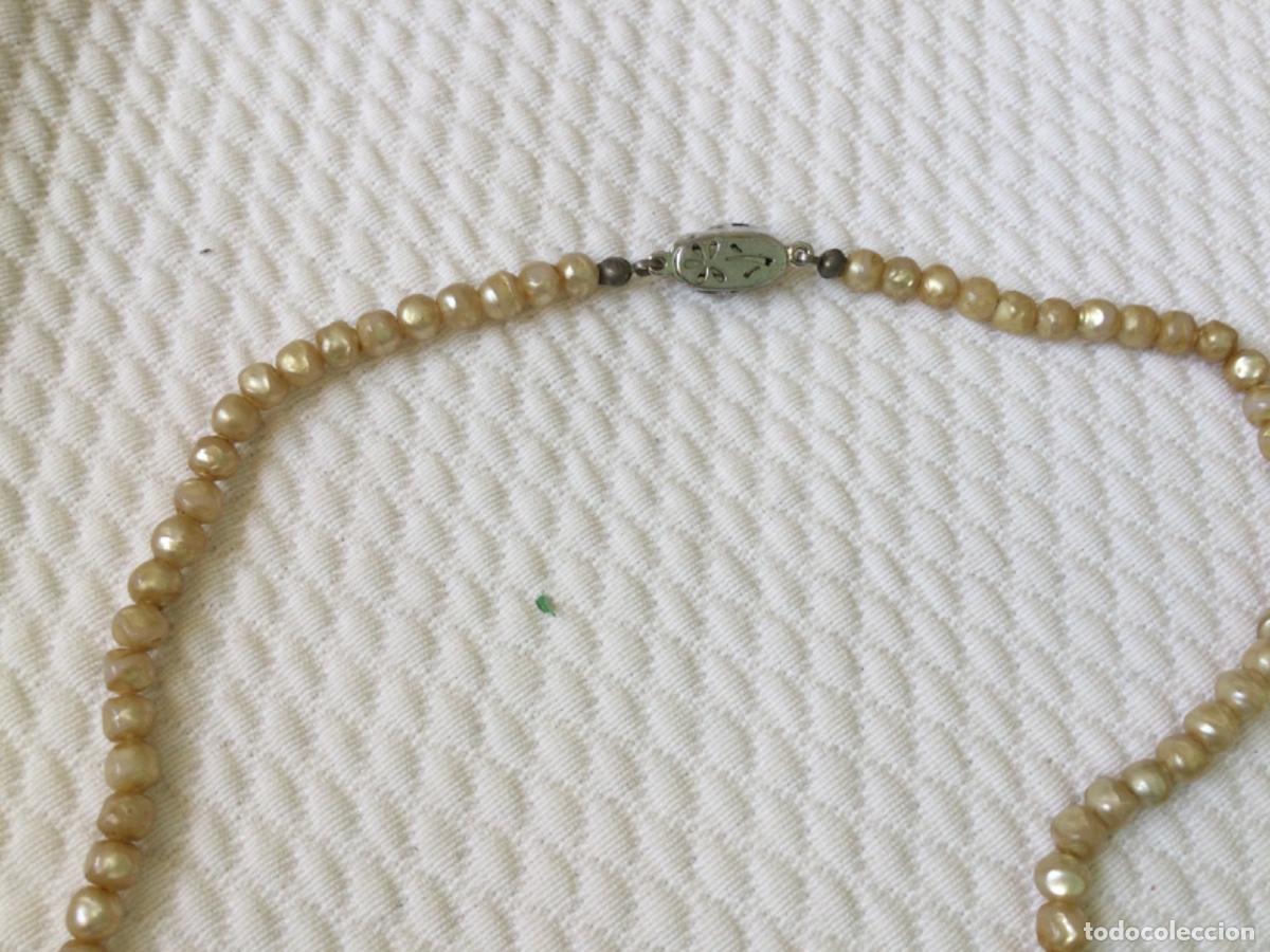 Joyeria: Antiguo collar de perlas de n&aacute;car. Broche con perla central. - Foto 4