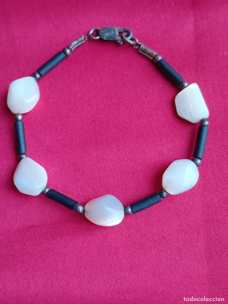 Joyeria: Pulseras con cuentas de n&aacute;car d&eacute;cada de los 80 - Foto 1