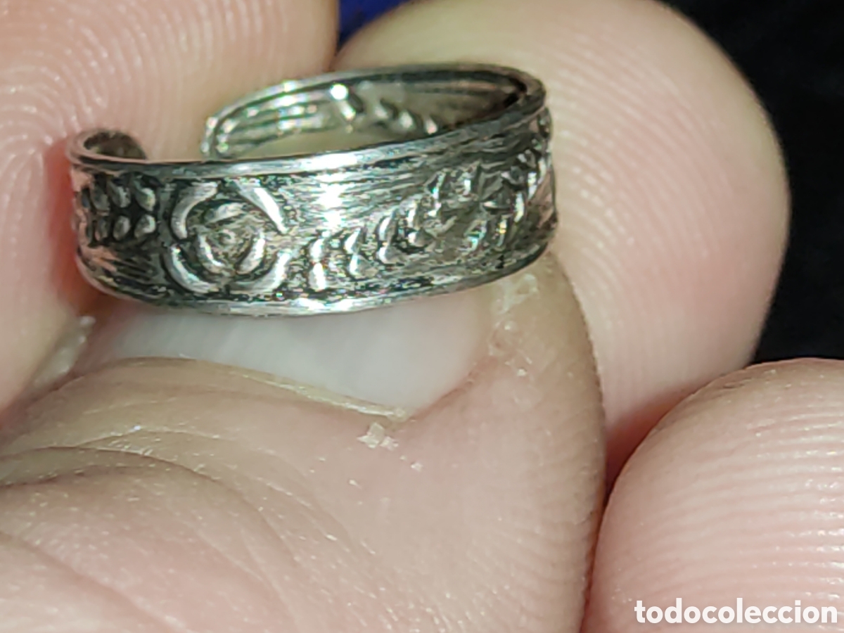 Joyeria: Anillo modernista repujado de plata. - Foto 1