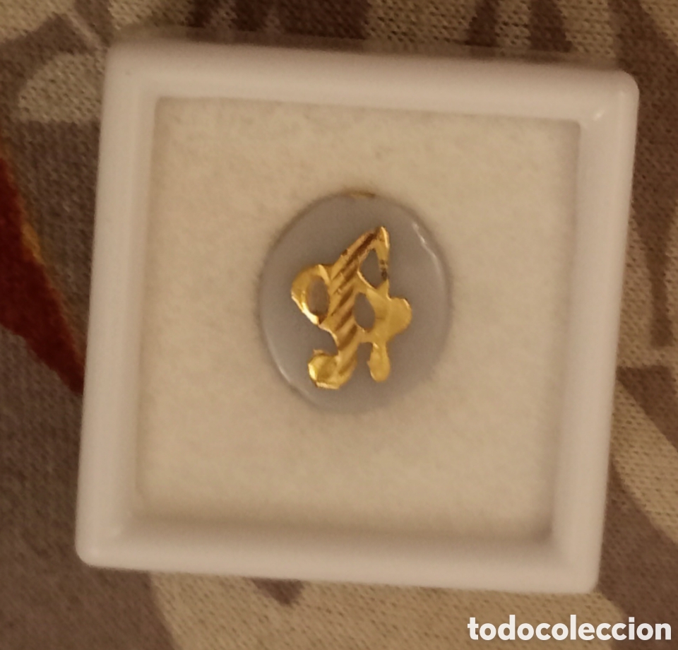 Joyeria: Agata azul talla cabuj&oacute;n con &rdquo;A&rdquo; grabada en oro amarillo - Foto 1