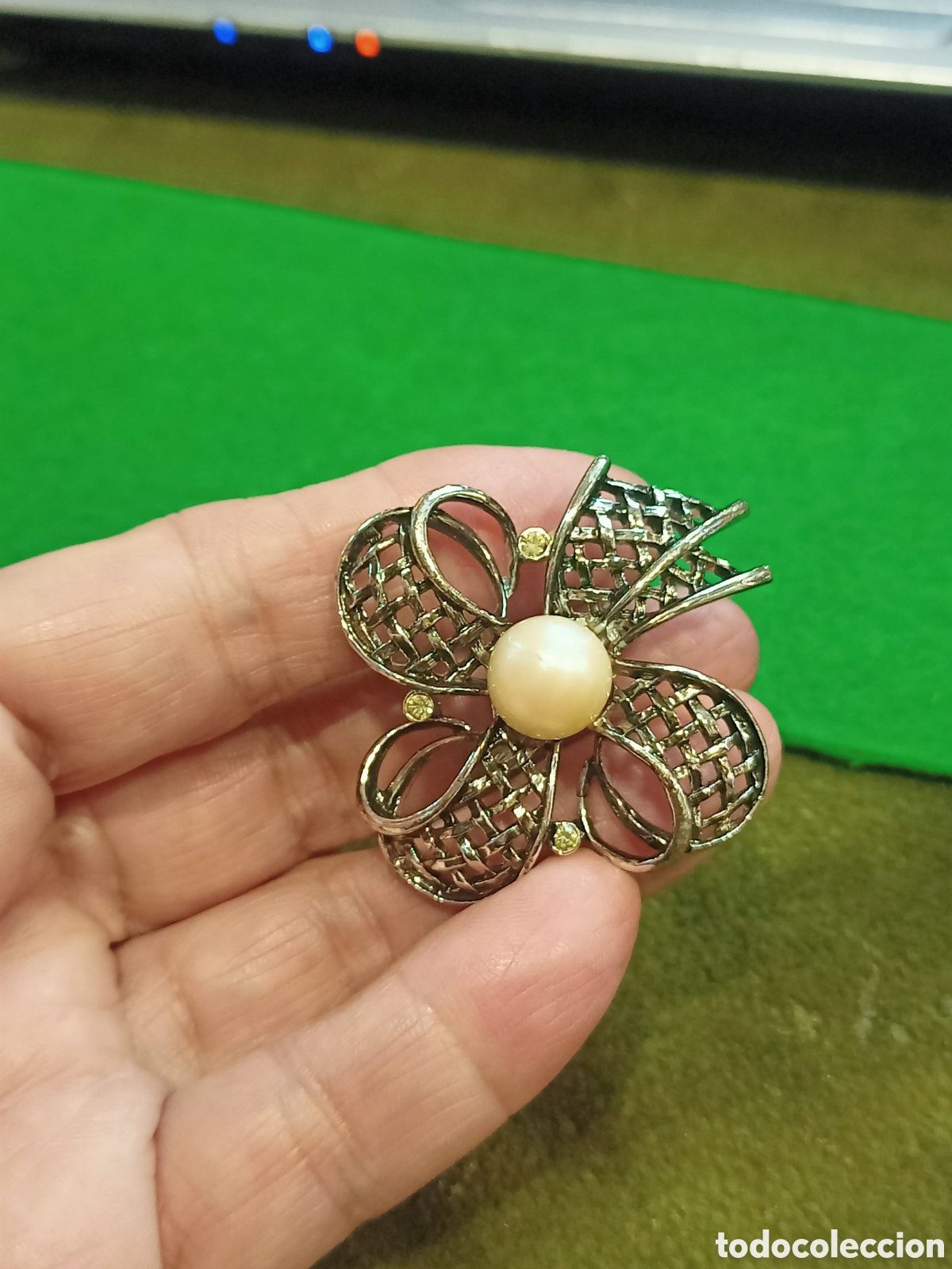Joyeria: Broche en fantasia plateado con perla central. REF-9394.ca4 - Foto 3