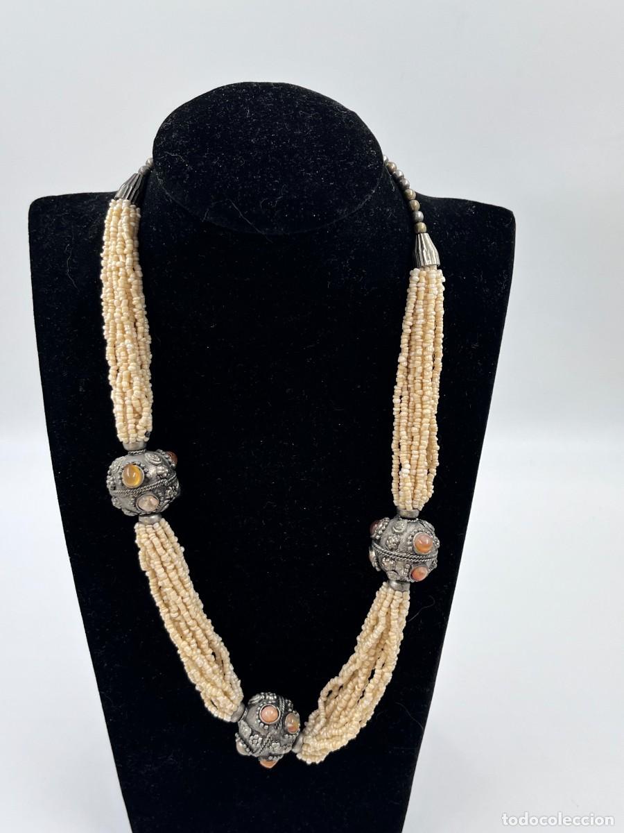 Gioielleria: Collar vintage de los a&ntilde;os 80 en cristal, metal blanco y cabujones de piedras.